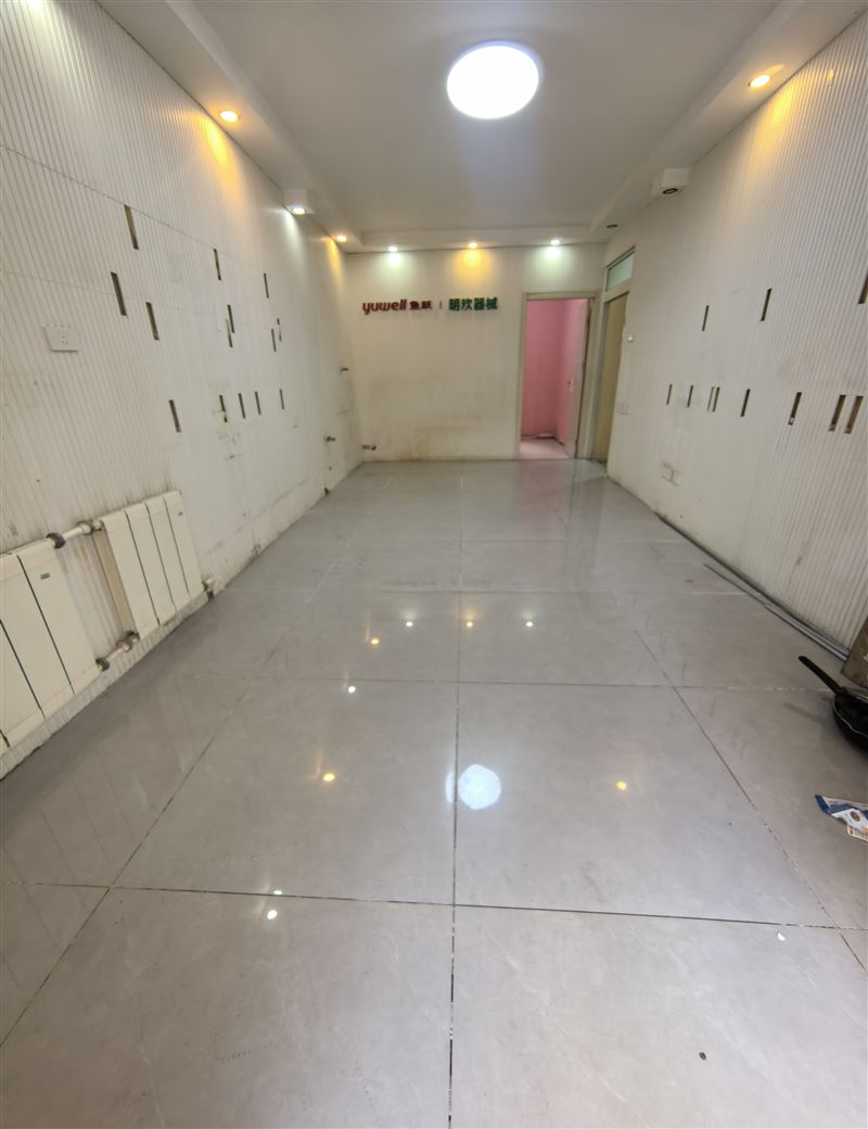 鞍钢总院门诊部北门,马路对面原明欢医疗器械,此门市现对外出租