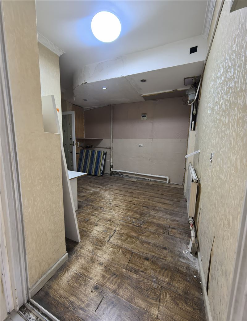 鞍钢总院门诊部北门,马路对面原明欢医疗器械,此门市现对外出租